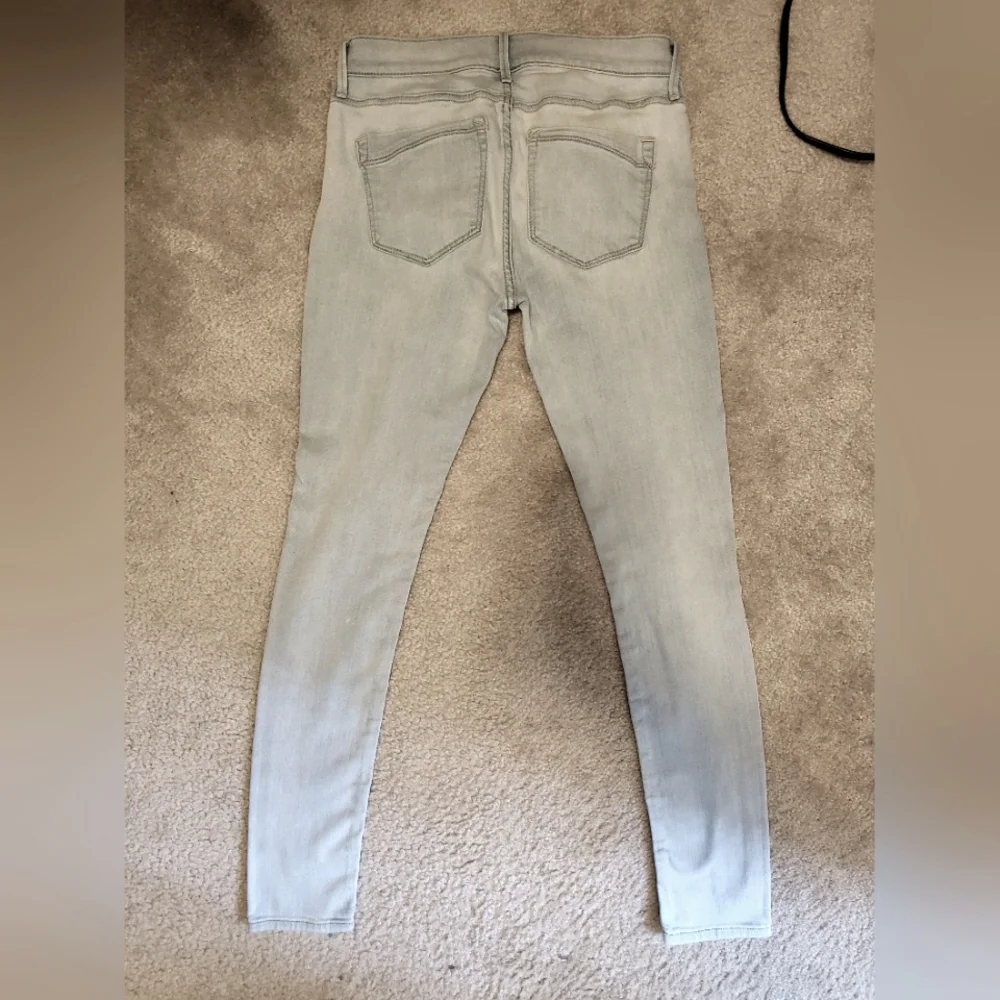 Express Jean's - Picture 2 of 3